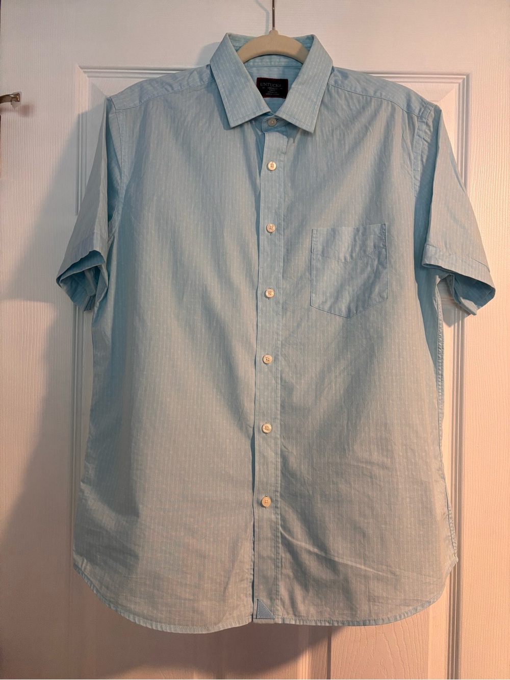 Untuck It Men’s Shirt Slim Fit Short Sleeve Button Up Blue Pattern Size Medium